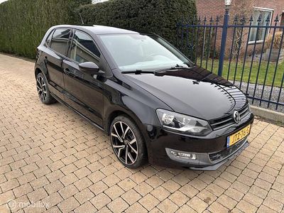 Zwart Occasion 2010 VW Polo Highline Hatchback | € 7.999 (Iets duurder)