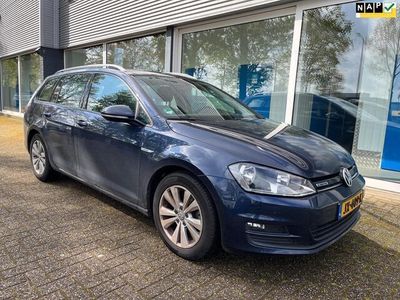 tweedehands VW Golf VII Variant 1.0 TSI Connected Series NL.Auto/Navigatie/Cruise/Clima/Trekhaak