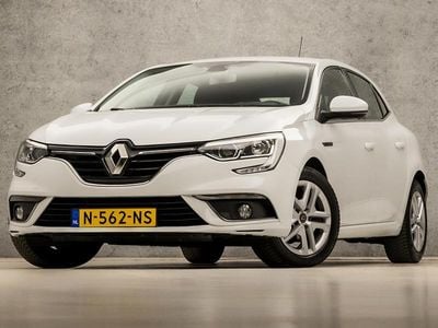 Wit Gebruikt 2016 Renault Mégane IV Zen Hatchback | € 10.245 (Eerlijke prijs)