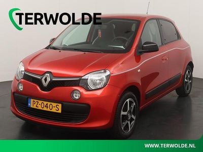 Rood Gebruikt 2017 Renault Twingo LIMITED Hatchback | € 8.445 (Eerlijke prijs)