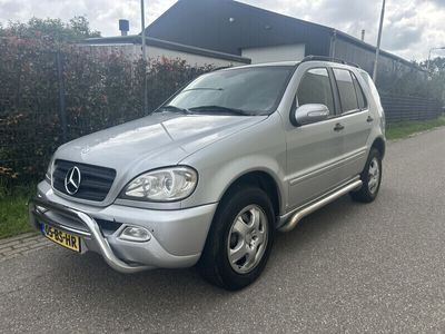 tweedehands Mercedes ML270 M-KLASSECDI / AUTOMAAT / AIRCO / GRIJS KENTEKEN