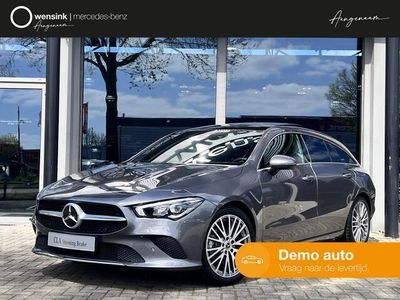 tweedehands Mercedes CLA180 Shooting Brake Luxury Line | Panorama-schuifdak |