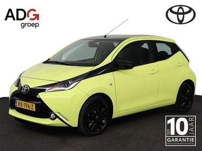 Occasion Toyota Aygo X-cite 69 PK (50 kW) 2017 Geel Hatchback