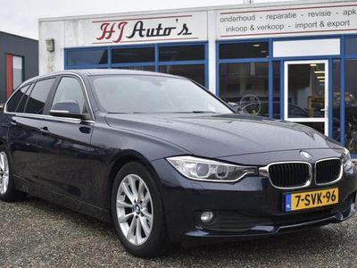 Blauw, metallic lak Occasion 2013 BMW 320 Efficient Dynamics Stationwagen | € 10.000 (Iets duurder)