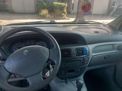 Grijs Gebruikt 2002 Renault Scénic Authentique MPV | € 600 (Eerlijke prijs)
