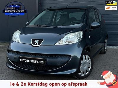 Grijs (metallic) Gebruikt 2006 Peugeot 107 Hatchback | € 1.999 (Eerlijke prijs)