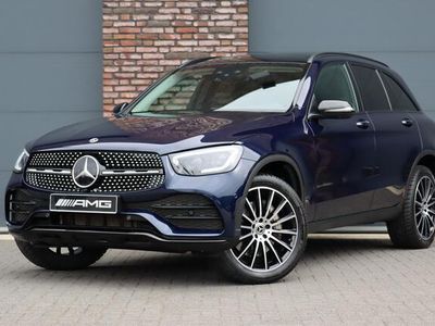 tweedehands Mercedes GLC300e 4-MATIC AMG Line Aut9, Panoramadak, Distronic+, Burmester, Keyless Go, Surround Camera, Nightpakket, Leder, Voorklimatisering, Rijassistentiepakket, Sfeerverlichting, Etc.