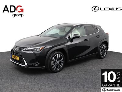 Zwart Gebruikt 2024 Lexus UX 300h Luxury Line SUV | € 46.950