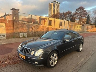 Grijs Gebruikt 2003 Mercedes E240 Avantgarde Sedan | € 3.995