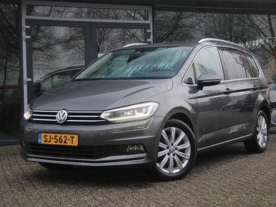 Grijs Occasion 2017 VW Touran Highline MPV | € 18.990 (Eerlijke prijs)