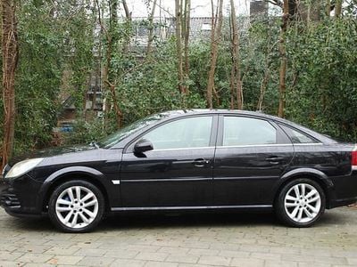 Zwart Occasion 2008 Opel Vectra GTS Executive Hatchback | € 2.749 (Eerlijke prijs)