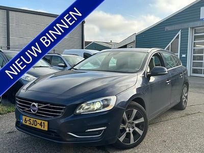 Blauw (metallic) Gebruikt 2013 Volvo V60 Summum Stationwagen | € 3.999 (Goede deal)