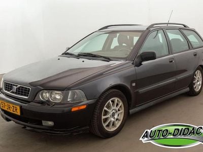 Zwart Gebruikt 2002 Volvo V40 Stationwagen | € 900