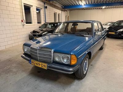 Occasion Mercedes 200 94 PK (69 kW) 1981 Blauw Sedan
