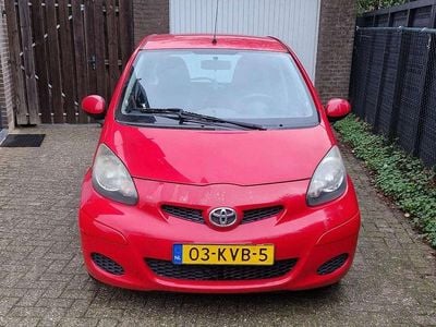 Rood Gebruikt 2010 Toyota Aygo Hatchback | € 2.250 (Goede deal)