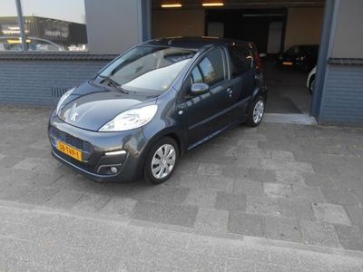 Grijs Gebruikt 2012 Peugeot 107 Active Hatchback | € 3.950 (Eerlijke prijs)