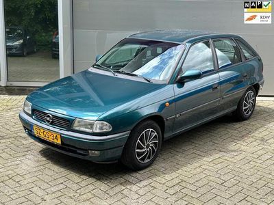 tweedehands Opel Astra 1.6i Edition l APK 04/2025 l