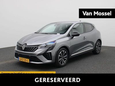 Grijs Occasion 2024 Renault Clio V Techno Hatchback | € 18.444 (Eerlijke prijs)