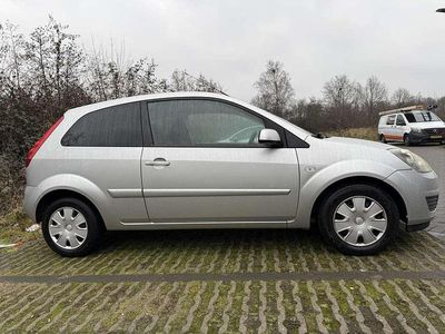 Grijs Occasion 2007 Ford Fiesta Cool & Sound Edition Hatchback | € 1.250 (Eerlijke prijs)