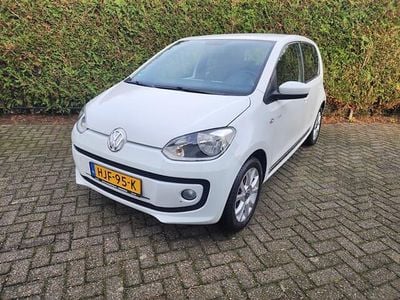 Wit Gebruikt 2016 VW up! CLUB Hatchback | € 6.450 (Eerlijke prijs)