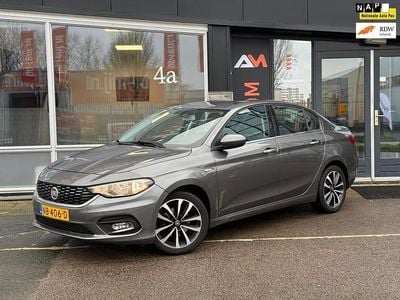 Grijs Gebruikt 2017 Fiat Tipo Lounge Sedan | € 5.950 (Iets duurder)