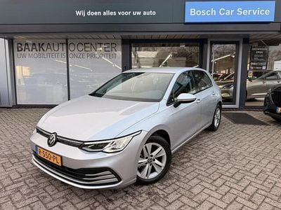 Occasion VW Golf VIII Life 110 PK (80 kW) 2022 Grijs (metallic) Hatchback