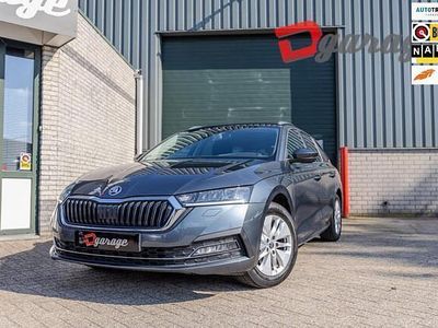 Grijs Occasion 2021 Skoda Octavia Business Line Stationwagen | € 19.950 (Iets duurder)