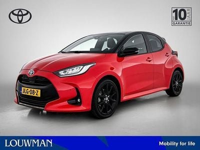 Rood parelmoer Occasion 2023 Toyota Yaris Executive Hatchback | € 24.945 (Goede deal)