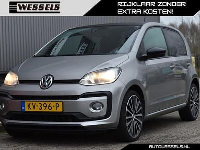 Grijs (metallic) Gebruikt 2016 VW up! high up! Hatchback | € 11.250 (Eerlijke prijs)