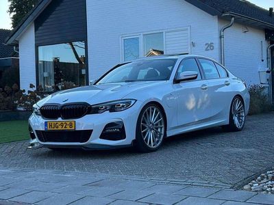 Wit Gebruikt 2020 BMW 330e M Sport Sedan | € 28.950 (Eerlijke prijs)