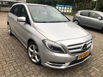 Grijs Occasion 2012 Mercedes B180 Ambition MPV | € 10.950 (Eerlijke prijs)