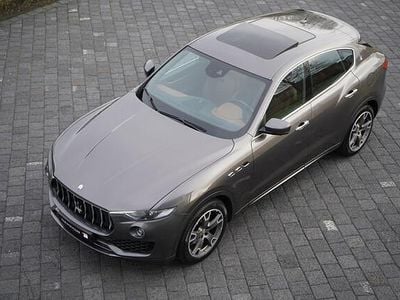 Grijs (metallic) Gebruikt 2019 Maserati Levante SUV | € 48.900