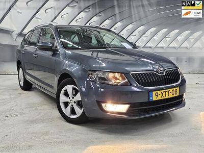 Grijs Gebruikt 2014 Skoda Octavia Elegance Stationwagen | € 7.499 (Eerlijke prijs)