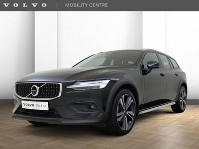 Zwart Occasion 2022 Volvo V60 CC Pro Stationwagen | € 41.950 (Eerlijke prijs)