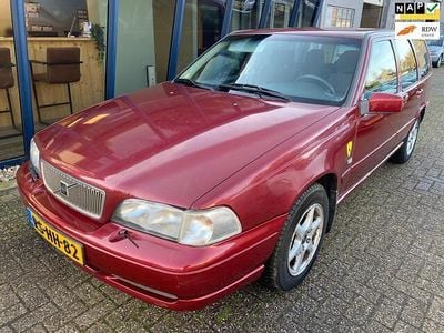Rood Occasion 1997 Volvo V70 Stationwagen | € 1.000 (Super prijs)