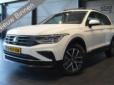 Wit Occasion 2021 VW Tiguan SUV | € 29.500
