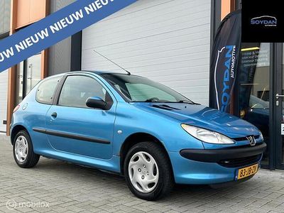 Blauw Gebruikt 2002 Peugeot 206 Hatchback | € 1.349 (Eerlijke prijs)