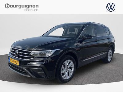 Zwart Occasion 2022 VW Tiguan Business SUV | € 29.249 (Duur)