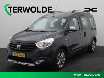 Grijs Gebruikt 2016 Dacia Dokker Stepway MPV | € 12.945 (Duur)