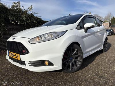 Occasion Ford Fiesta ST 182 PK (133 kW) 2015 Wit Hatchback