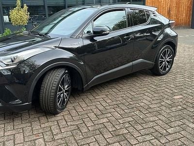 Zwart Gebruikt 2017 Toyota C-HR SUV | € 19.995 (Eerlijke prijs)