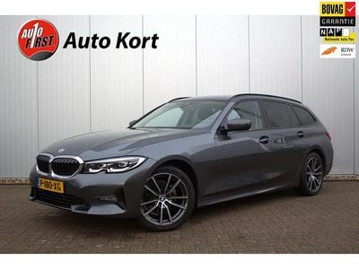 Grijs Gebruikt 2022 BMW 318 Sport Line Stationwagen | € 33.450 (Goede deal)