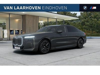 Grijs Nieuw 2025 BMW 750e Executive Sedan | € 181.580 (Iets duurder)