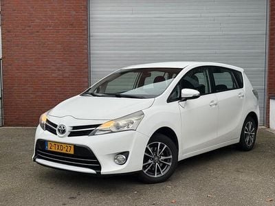 Wit (metallic) Occasion 2014 Toyota Verso MPV | € 5.499 (Super prijs)
