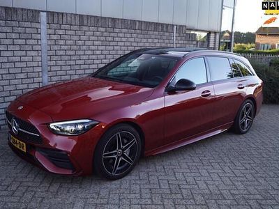 Rood Occasion 2022 Mercedes C200 AMG line Stationwagen | € 36.450 (Iets duurder)