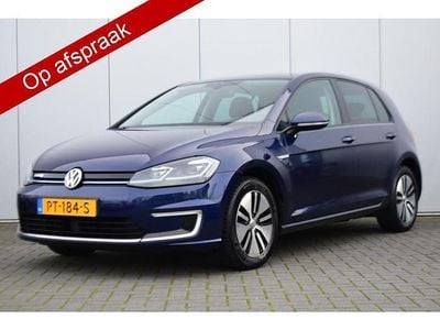 Blauw (metallic) Occasion 2017 VW e-Golf Hatchback | € 11.750 (Iets duurder)
