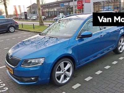 Blauw Occasion 2016 Skoda Octavia Business Line Stationwagen | € 12.945 (Duur)