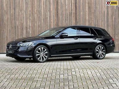 Zwart Gebruikt 2022 Mercedes E300 Luxury Stationwagen | € 34.900