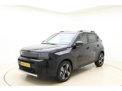 Zwart Occasion 2025 Fiat Grande Panda La Prima Hatchback | € 27.645 (Eerlijke prijs)