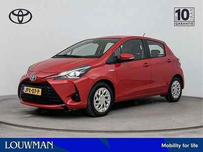 Occasion Toyota Yaris Hybrid 99 PK (72 kW) 2018 Rood Hatchback